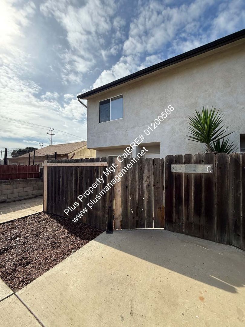 Santa Maria Apartment: 621 S Lincoln Street