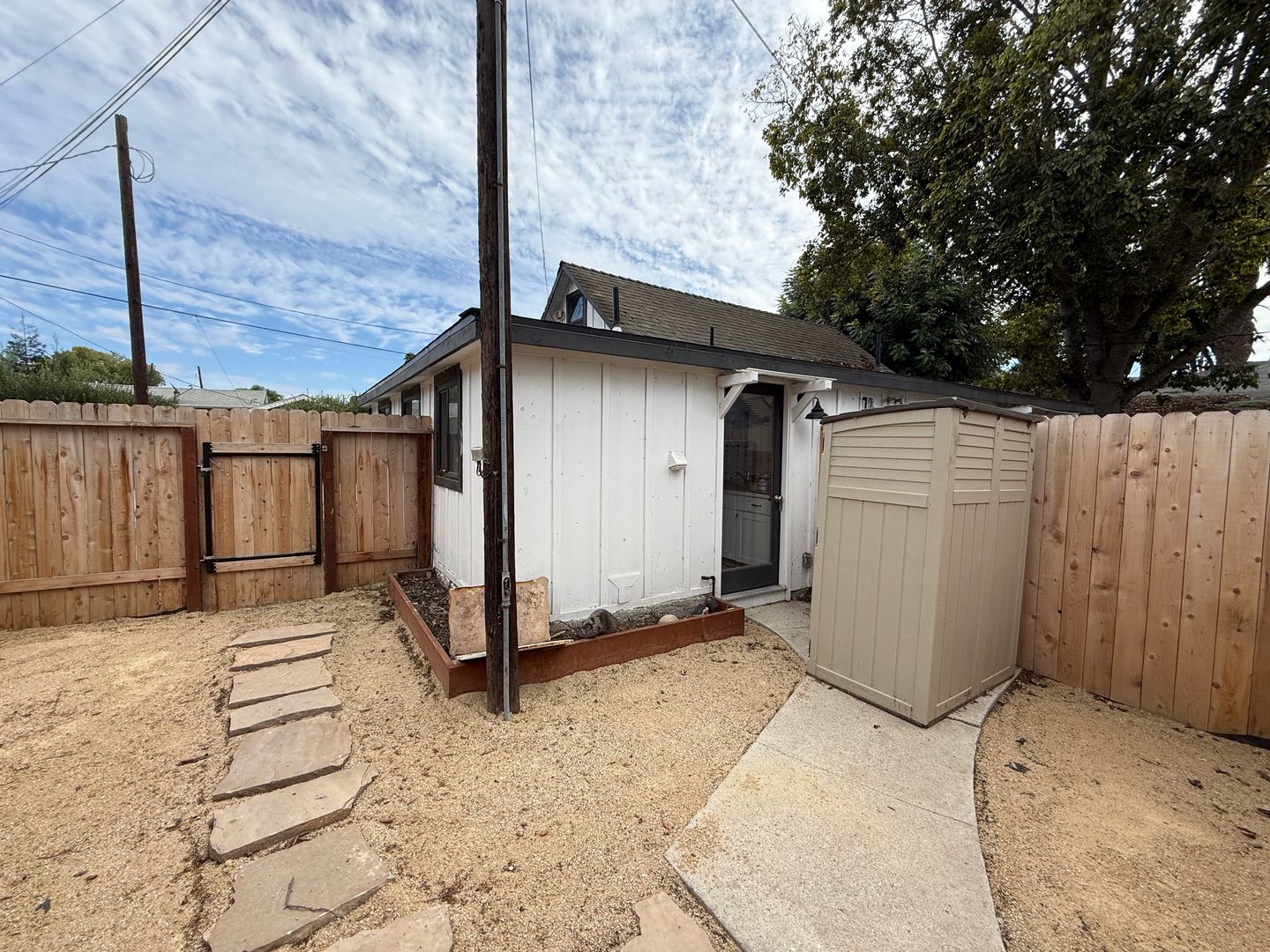 Los Alamos Apartment: 205 Wickenden Street