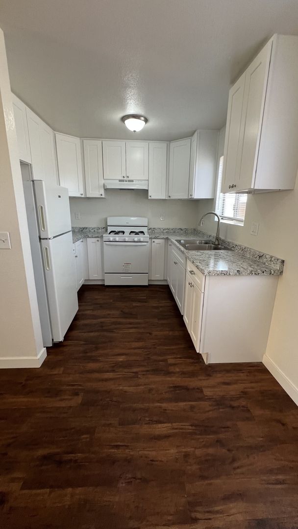 Guadalupe Apartment: 1135 Guadalupe St., Units A-H