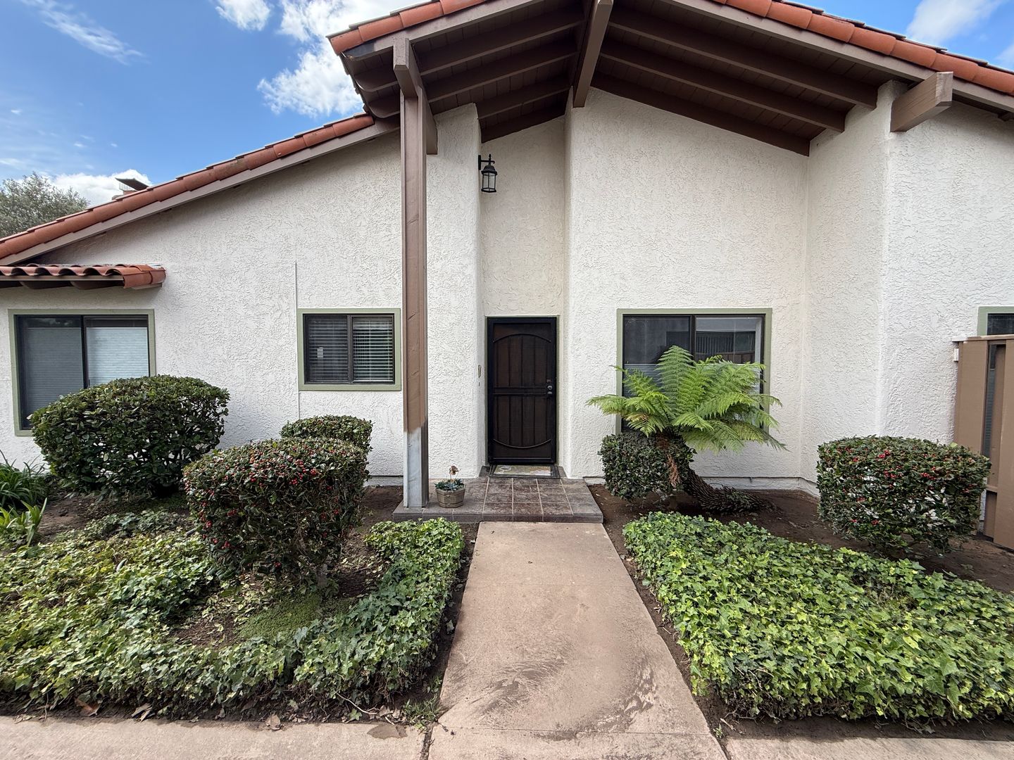Santa Maria Townhome: 4579 Foxenwood Lane