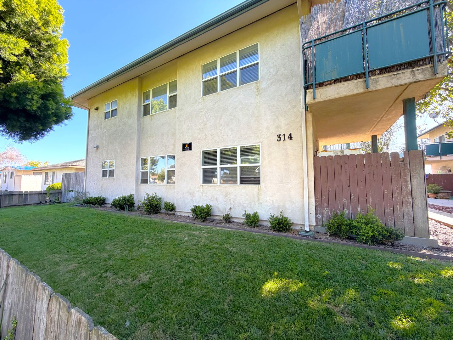 Lompoc Apartment: 314 North "L" Street, A-D