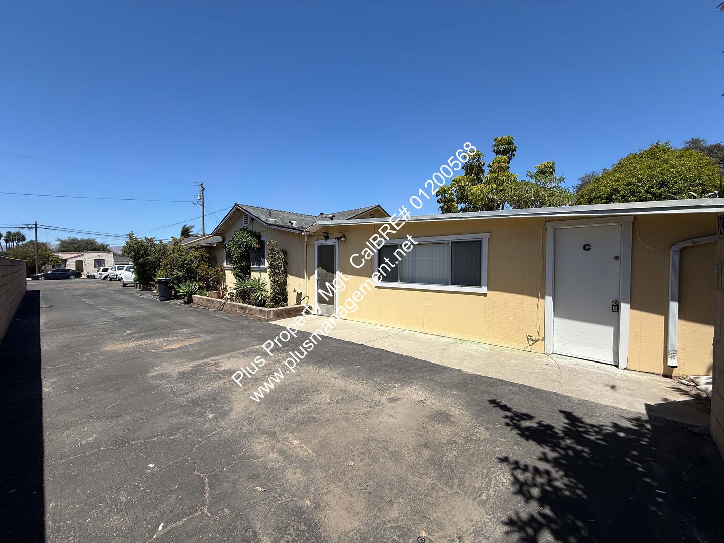 Santa Maria Apartment: 124 E Sunset Ave