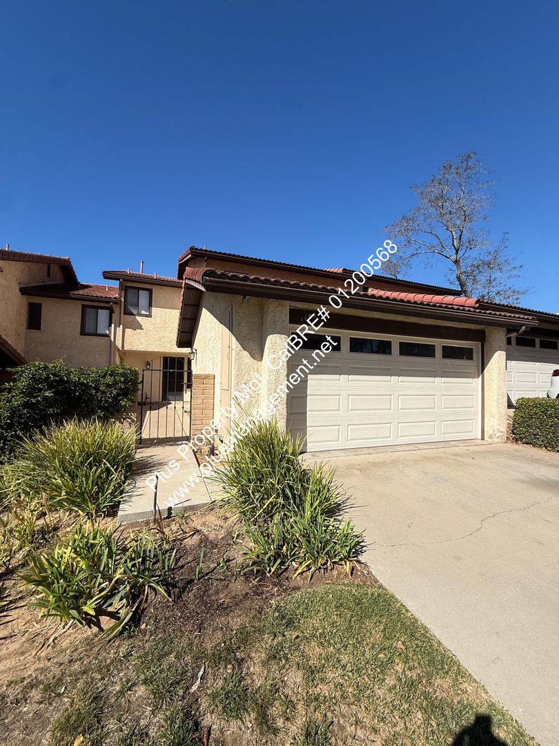 Santa Maria House: 1155 Via Mavis