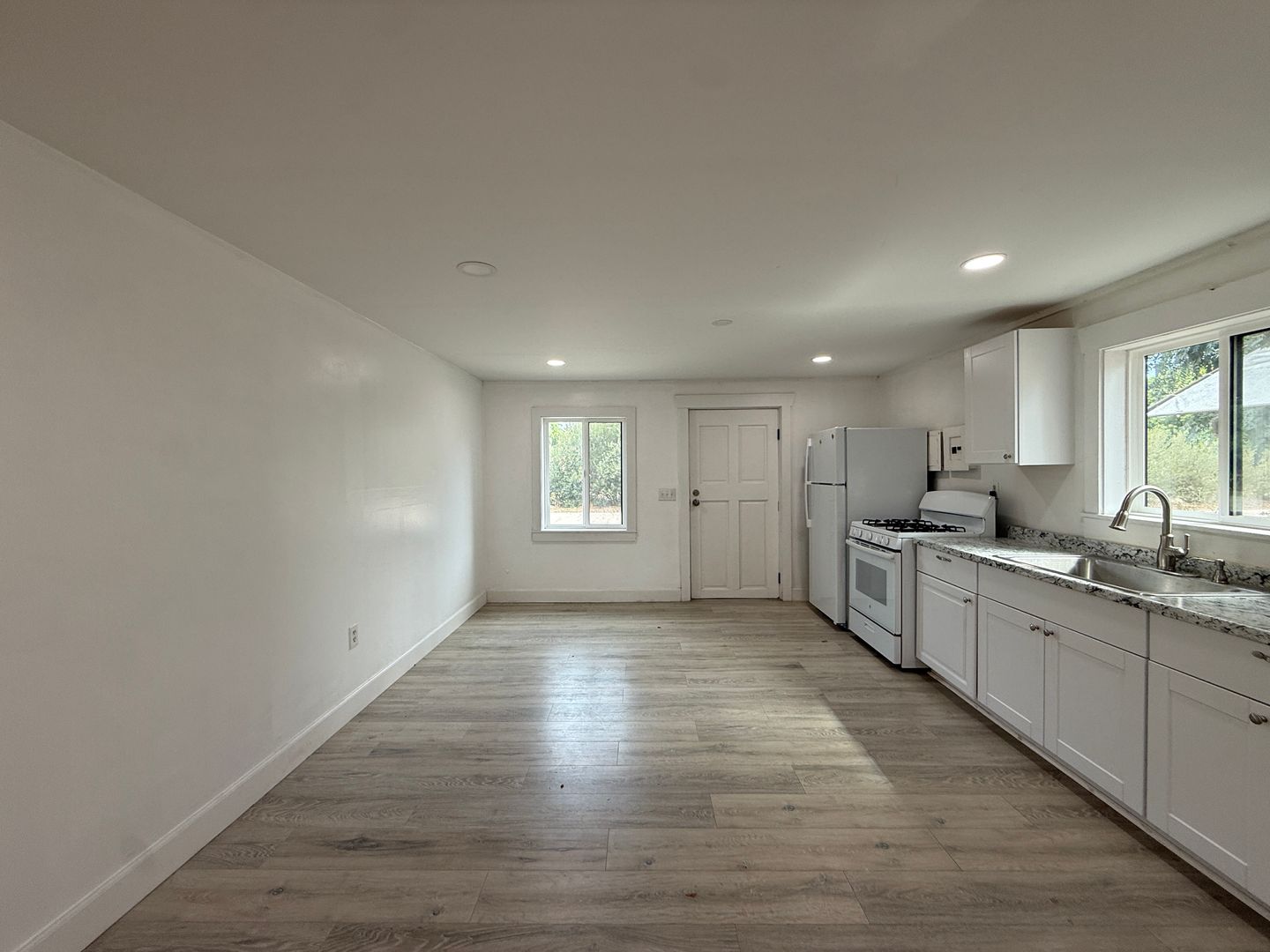 Los Alamos Apartment: 205 Wickenden Street