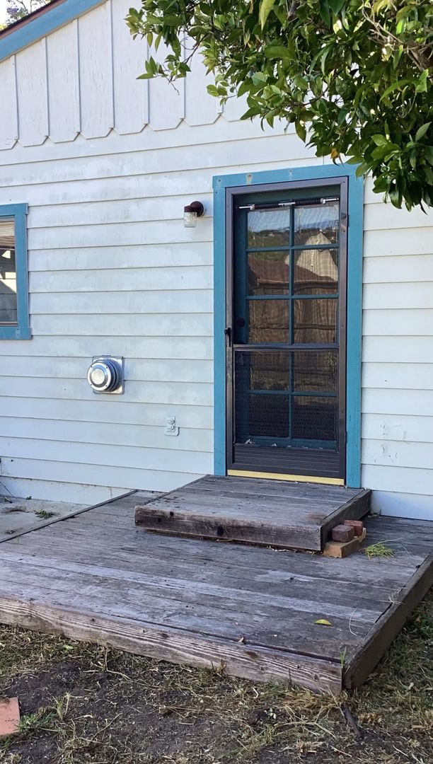 Santa Barbara House: 1817 Pampas Avenue
