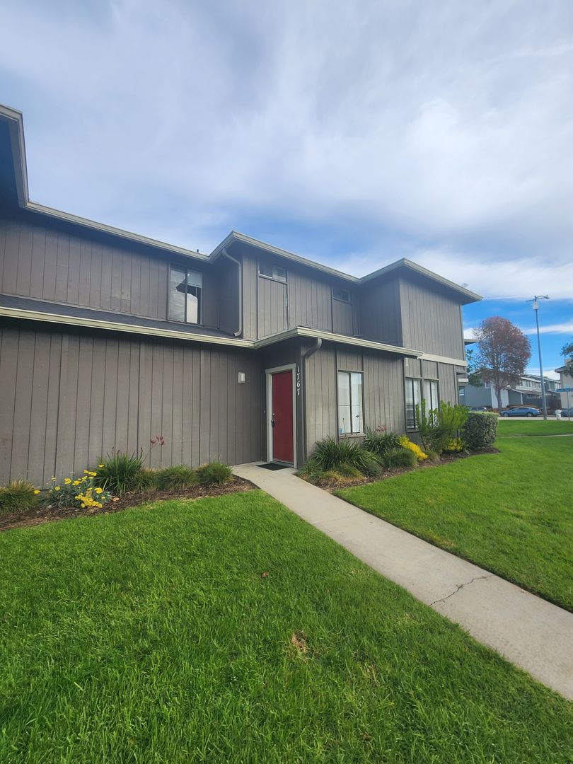 Grover Beach House: 1767 Manhattan Ave.