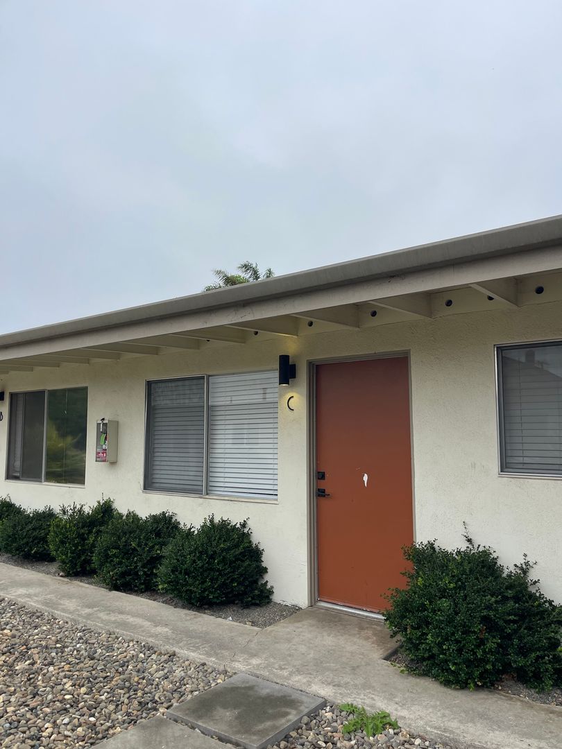 Lompoc Apartment: 129 South L Street