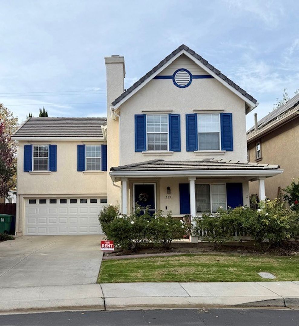 Buellton House: 221 Valley Station Circle