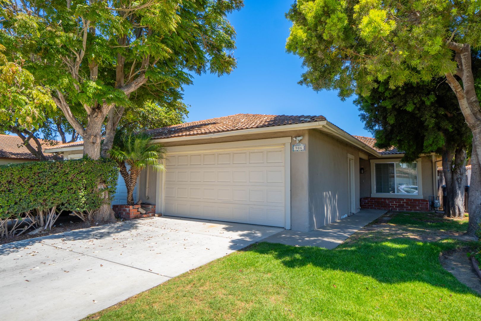 Lompoc House: 904 North N Place