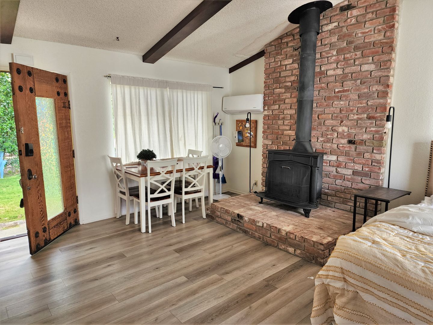 Los Alamos Apartment: 410 Helena Street