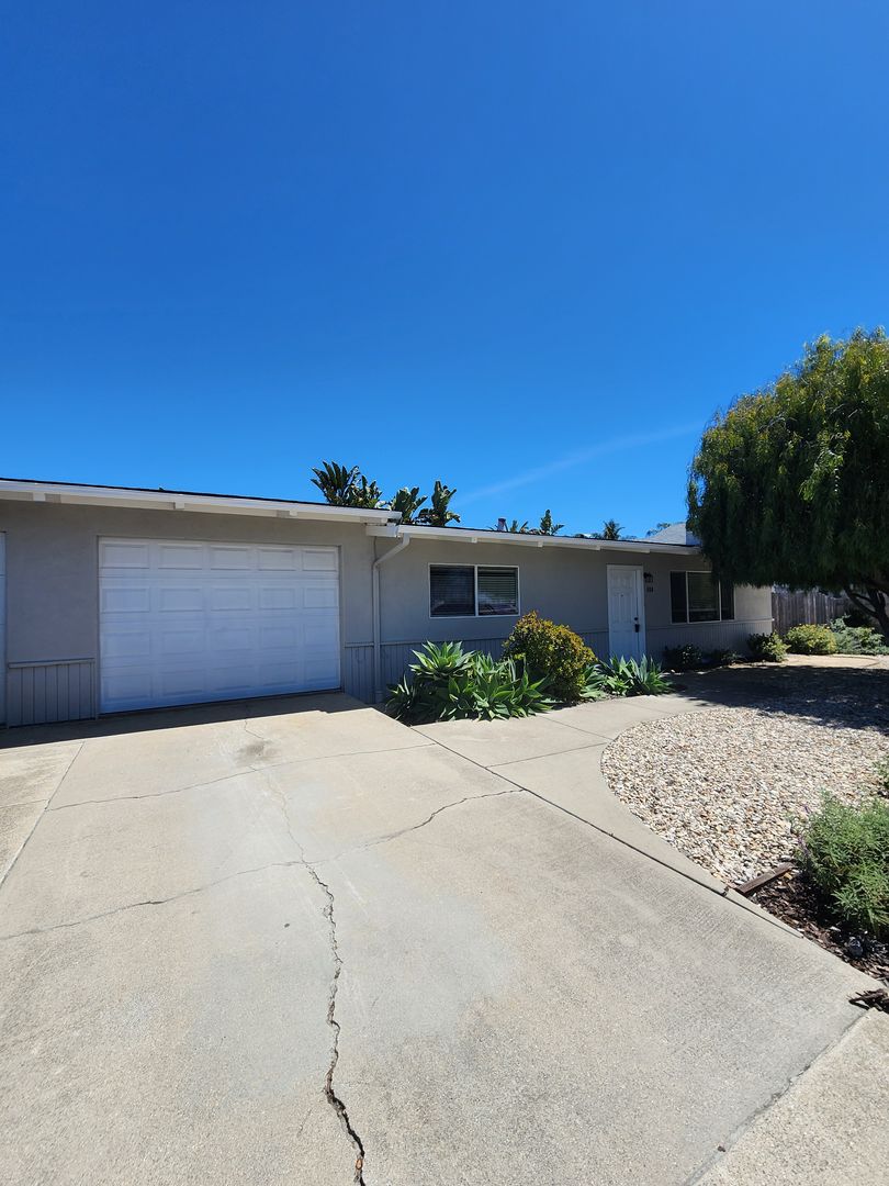 Grover Beach House: 450 North 14th Street