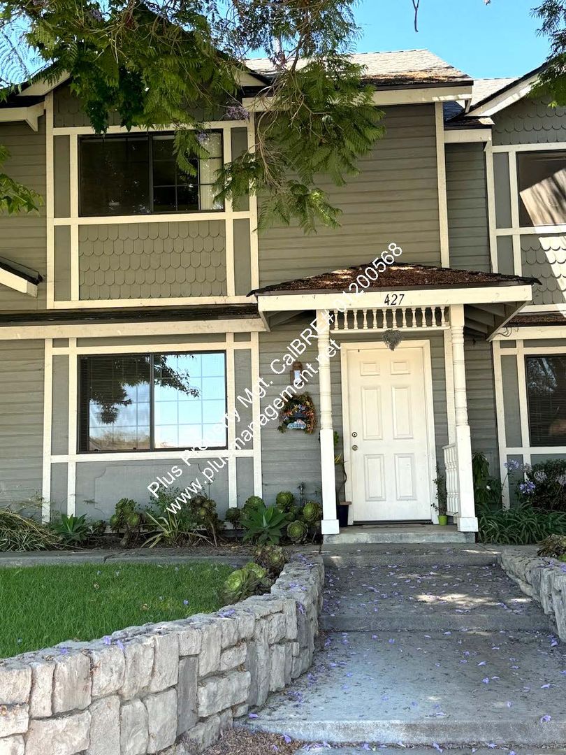 Santa Maria Apartment: 425-431 Tiffany Drive
