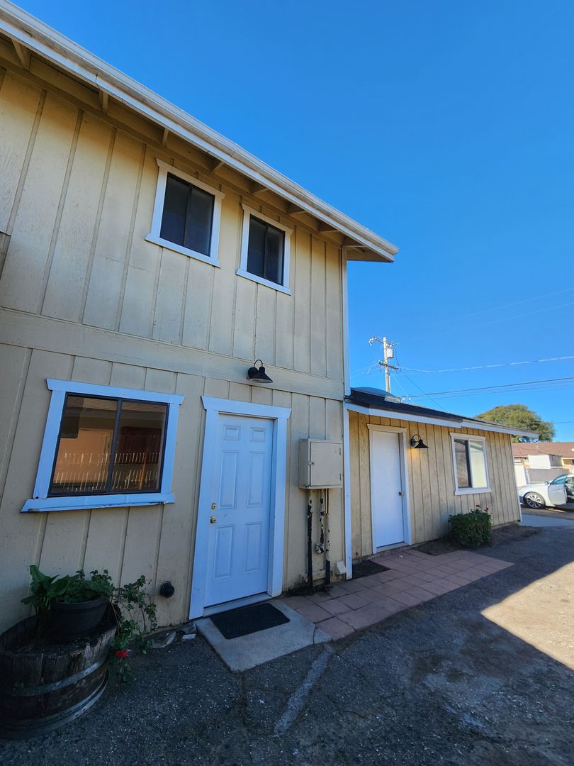 Oceano House: 2061 1/2 Beach Street