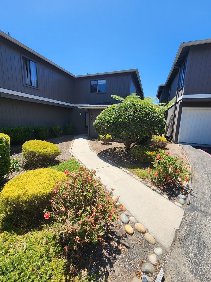 Grover Beach House: 1744 Longbranch Avenue