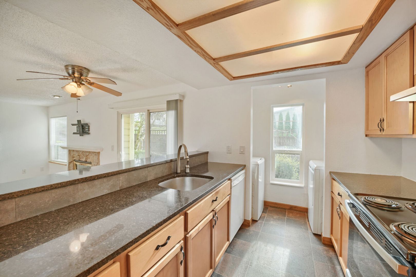 Kent Condo: 23613 112th Ave SE J-103