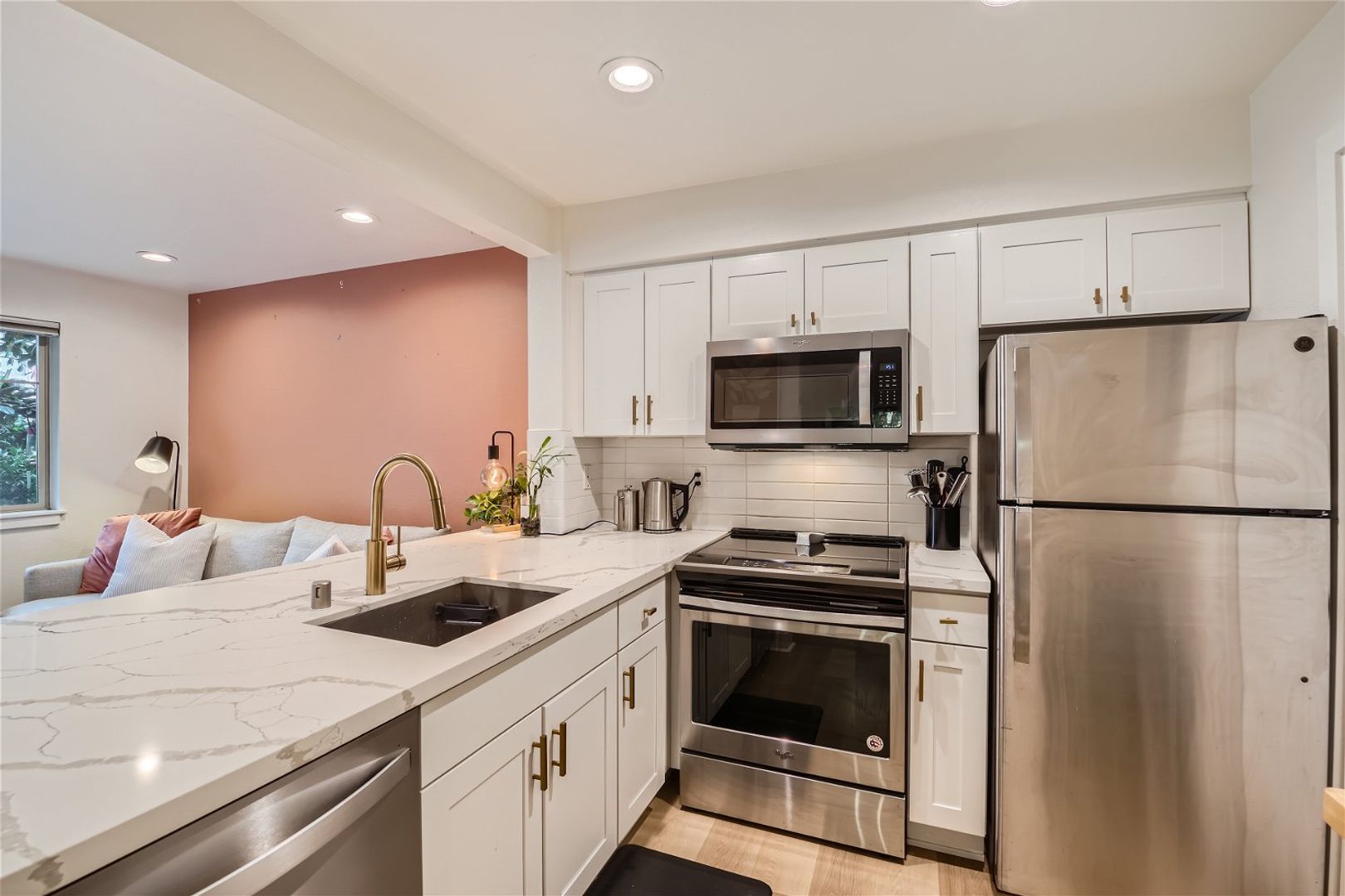 Seattle Condo: 700 E Denny Way #209