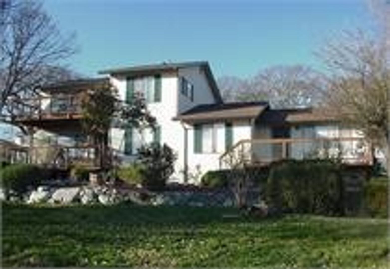 Oak Harbor Apartment: 1047 SE Jensen Street