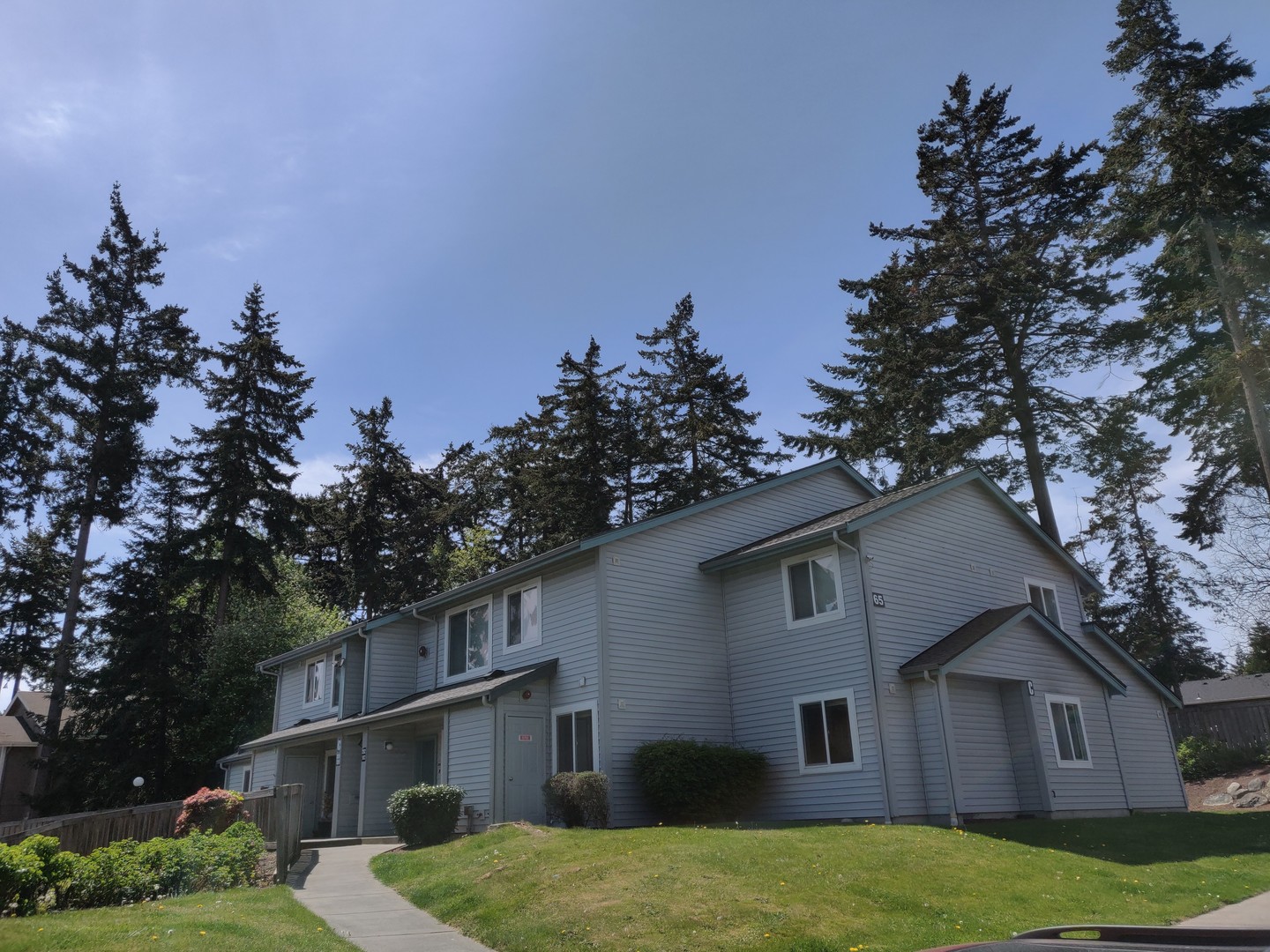 Oak Harbor Apartment: 31 & 65 NW Crosby Ave