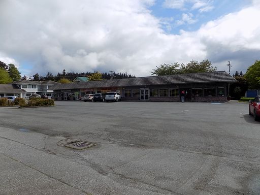 Commercial Space Available, 800 sqft., Located in Downtown Freeland!