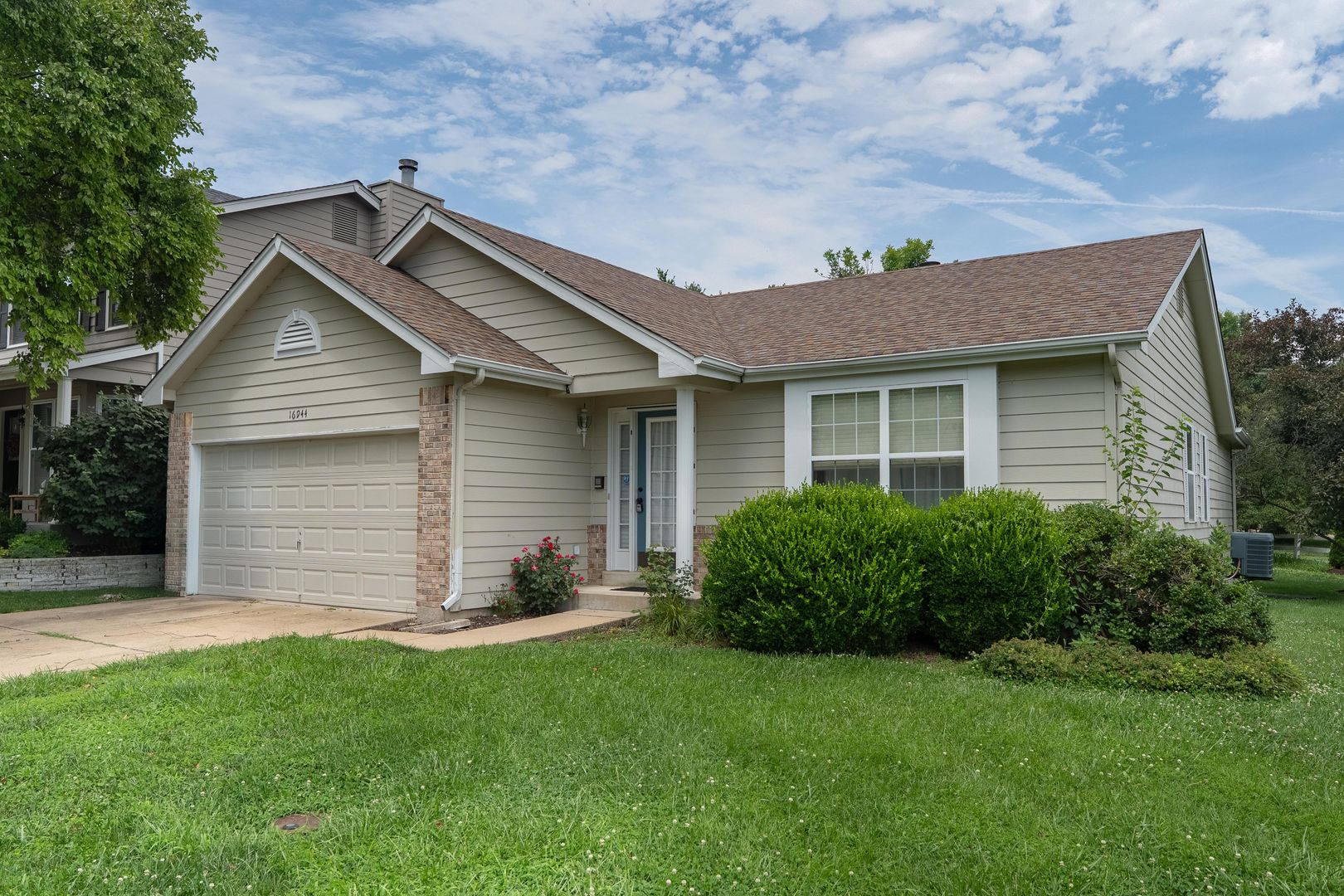 16944 Hickory Crest Dr 2 of 12