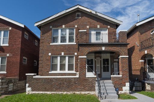 Spacious & Character-Filled 2nd Floor Apartment – 4641 Penrose, St. Louis, MO 63115 – photo 1