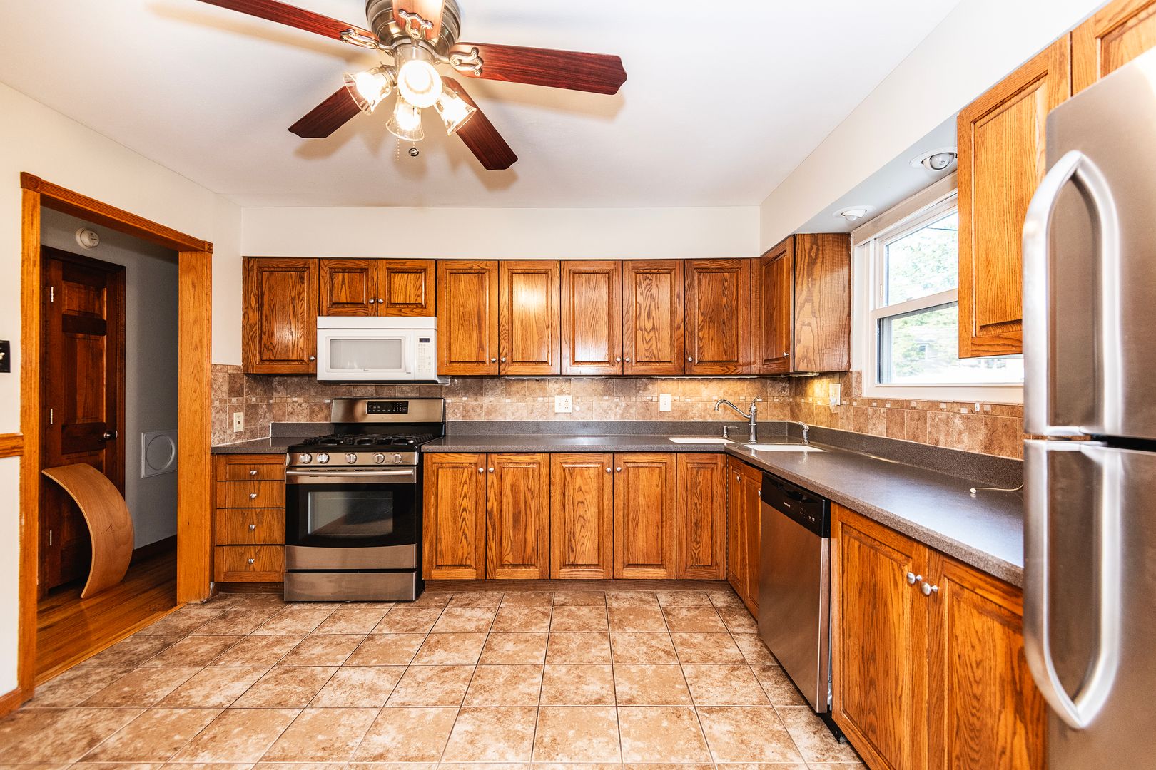 2334 Rosegarden Dr 19 of 41