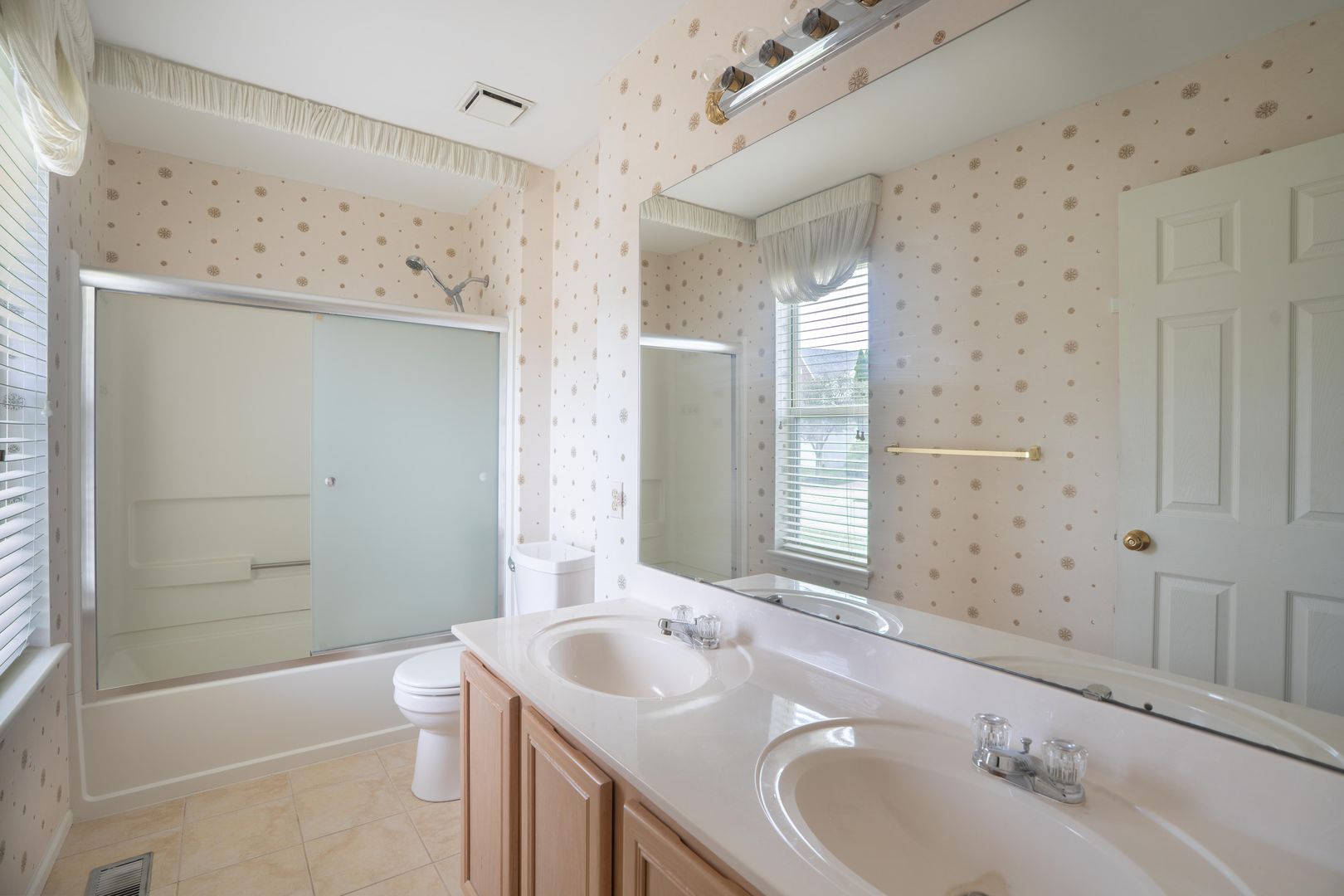 16944 Hickory Crest Dr 11 of 12