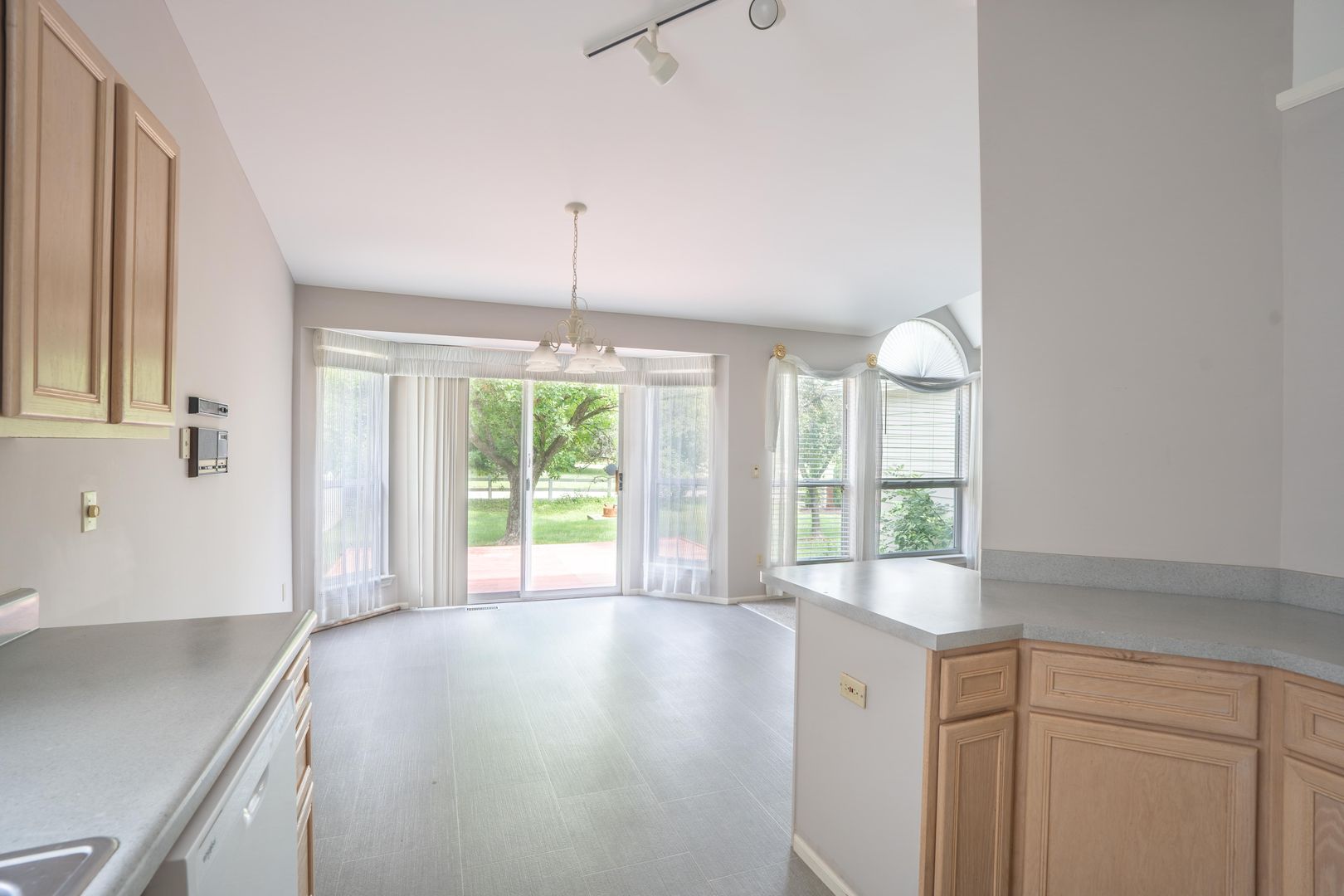 16944 Hickory Crest Dr 8 of 12