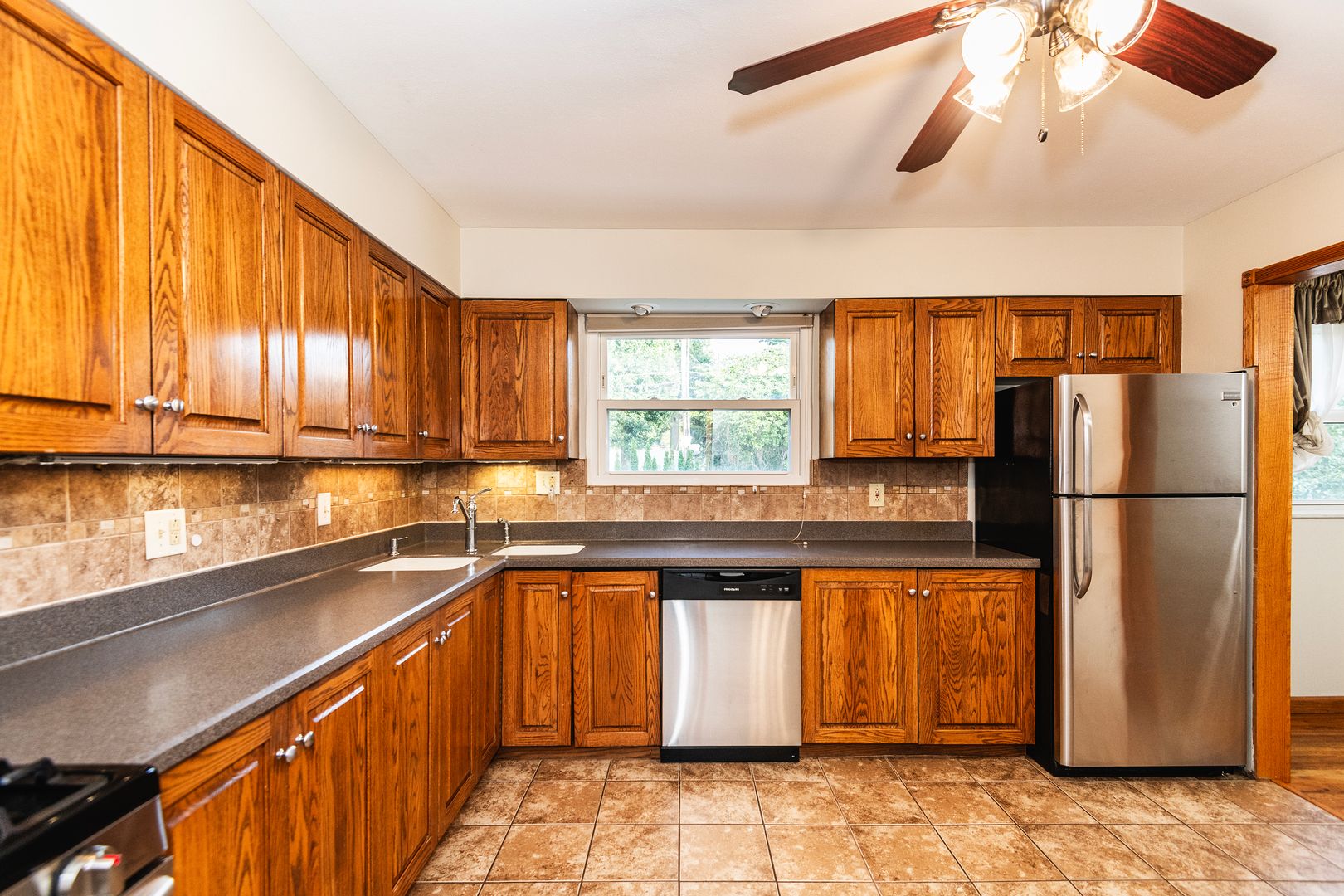 2334 Rosegarden Dr 21 of 41
