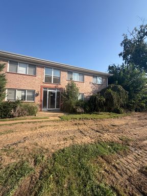 2 Bed 1 Bath Rental at 1715 S Fifth St - 2N, St.Charles, MO