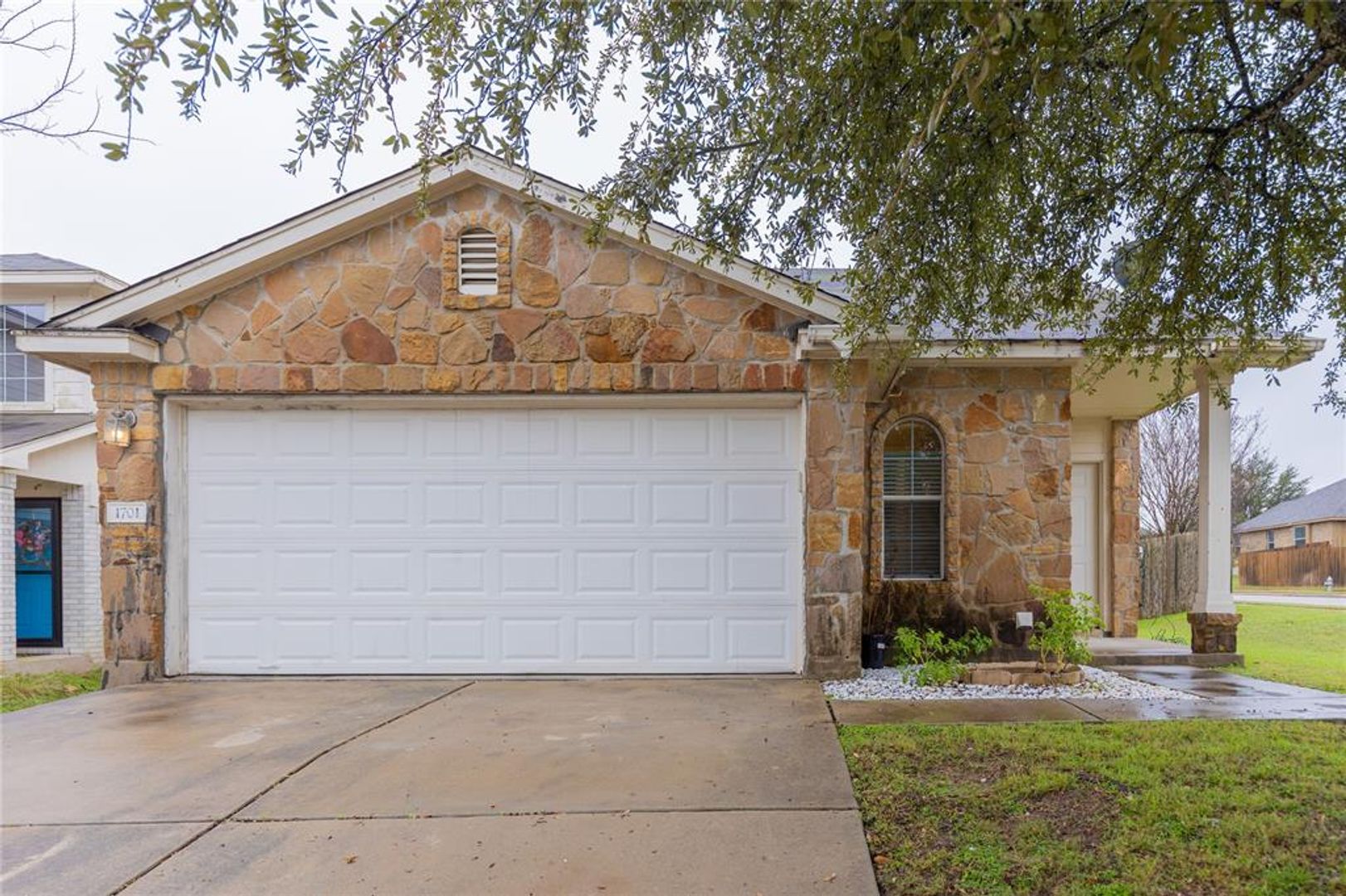 Pflugerville House: 1701 Golden Sunrise Ln