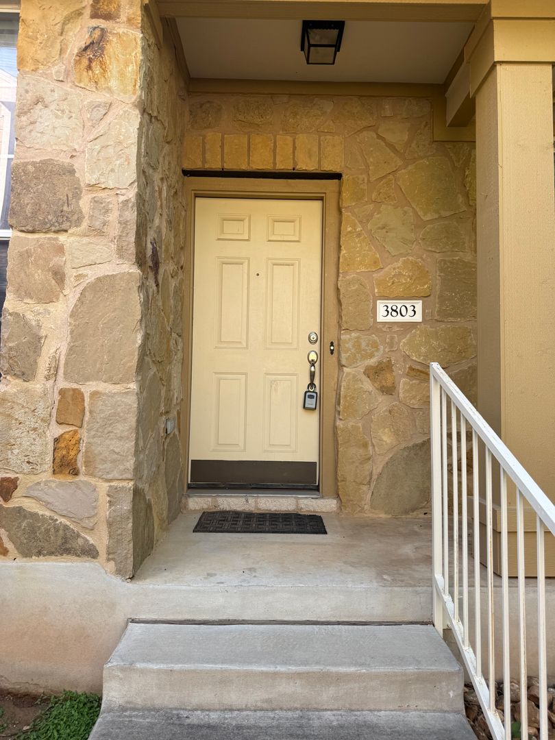 Round Rock Condo: 16100 S Great Oaks