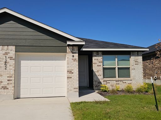 3 Bed / 2 Bath Duplex Unit in Copperas Cove – photo 1