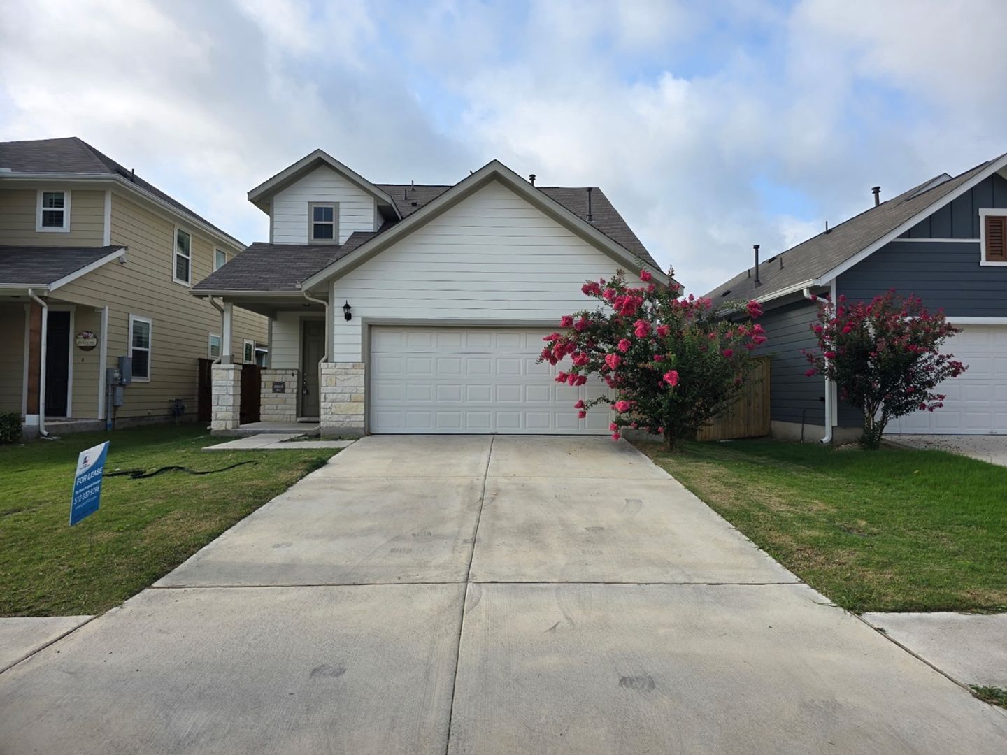 Liberty Hill House: 348 Fluttermill Loop
