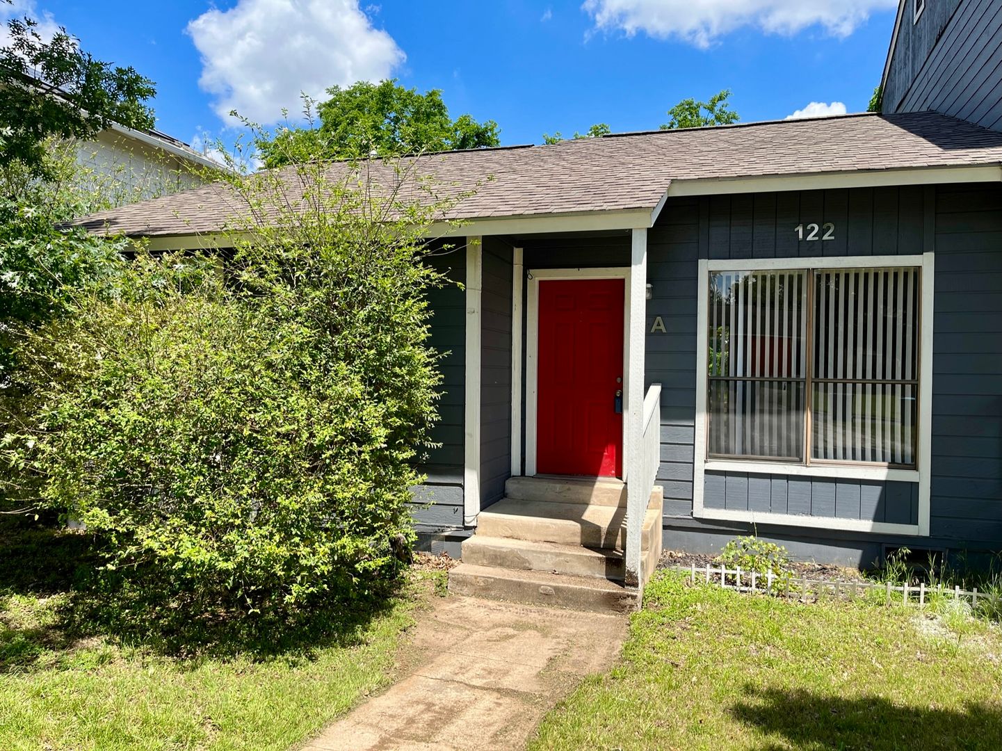 Elgin Apartment: 122 Hillside Drive
