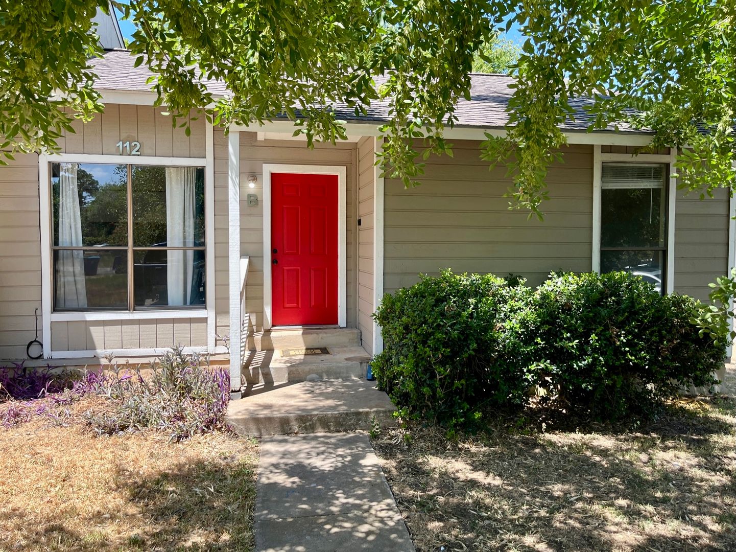 Elgin Apartment: 112 Hillside Cove