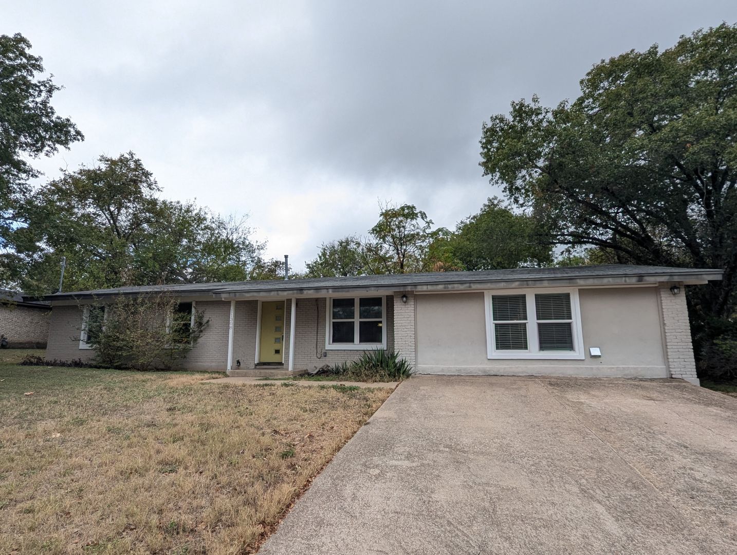 Austin House: 11308 Hilltop St