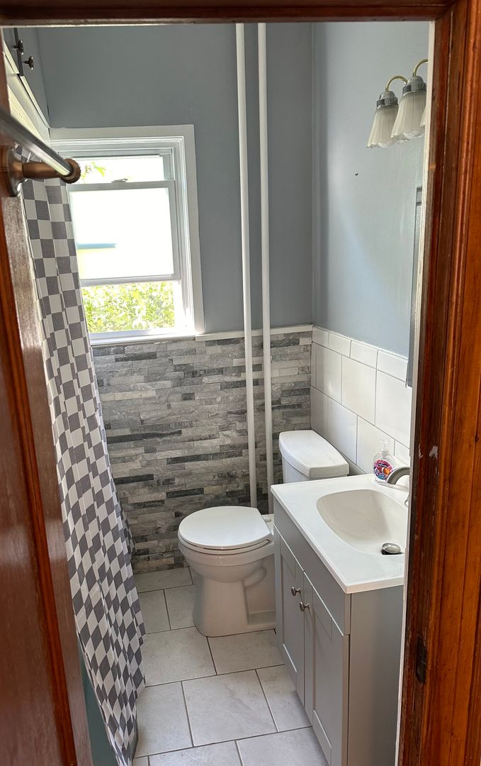 Albany Apartment: 366 New Scotland Ave