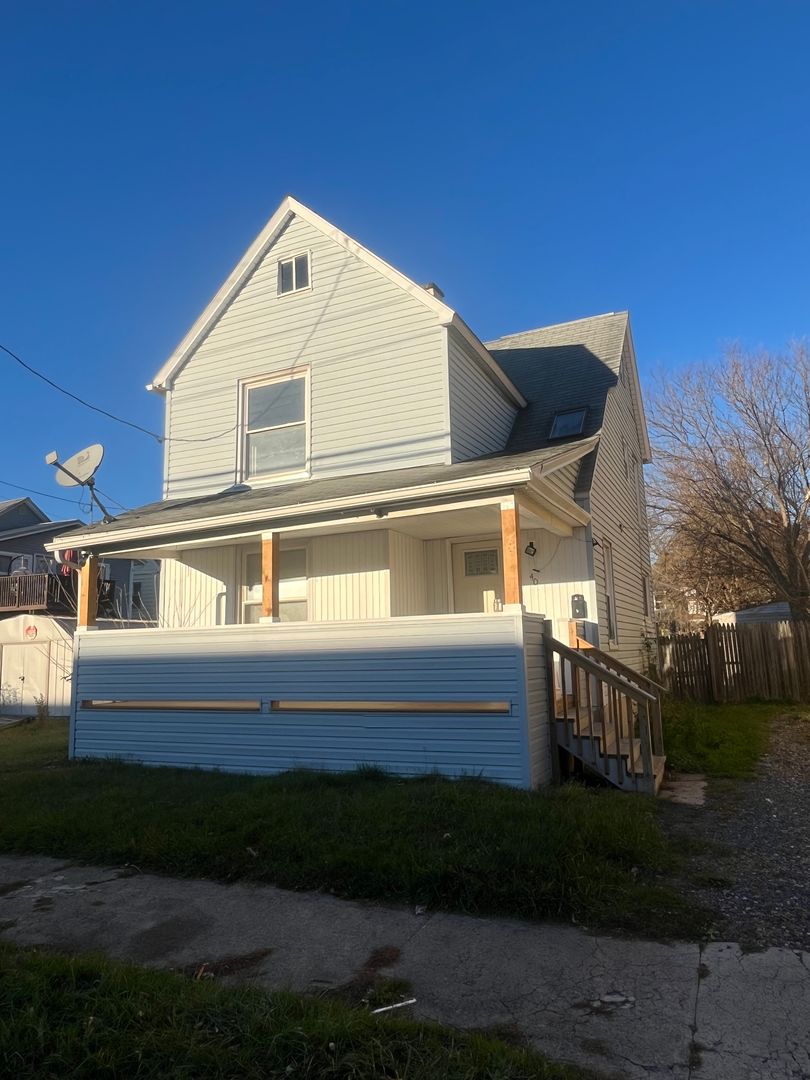 2 bedroom single family house