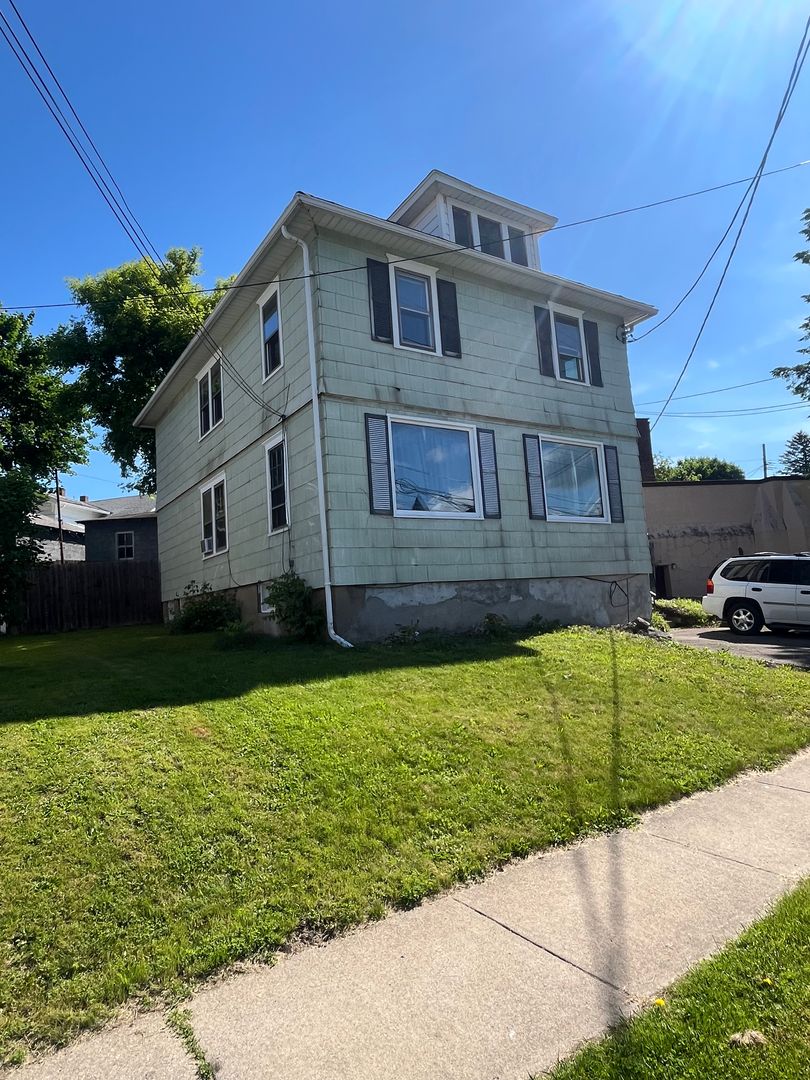 Binghamton Apartment: 8 Downs ave