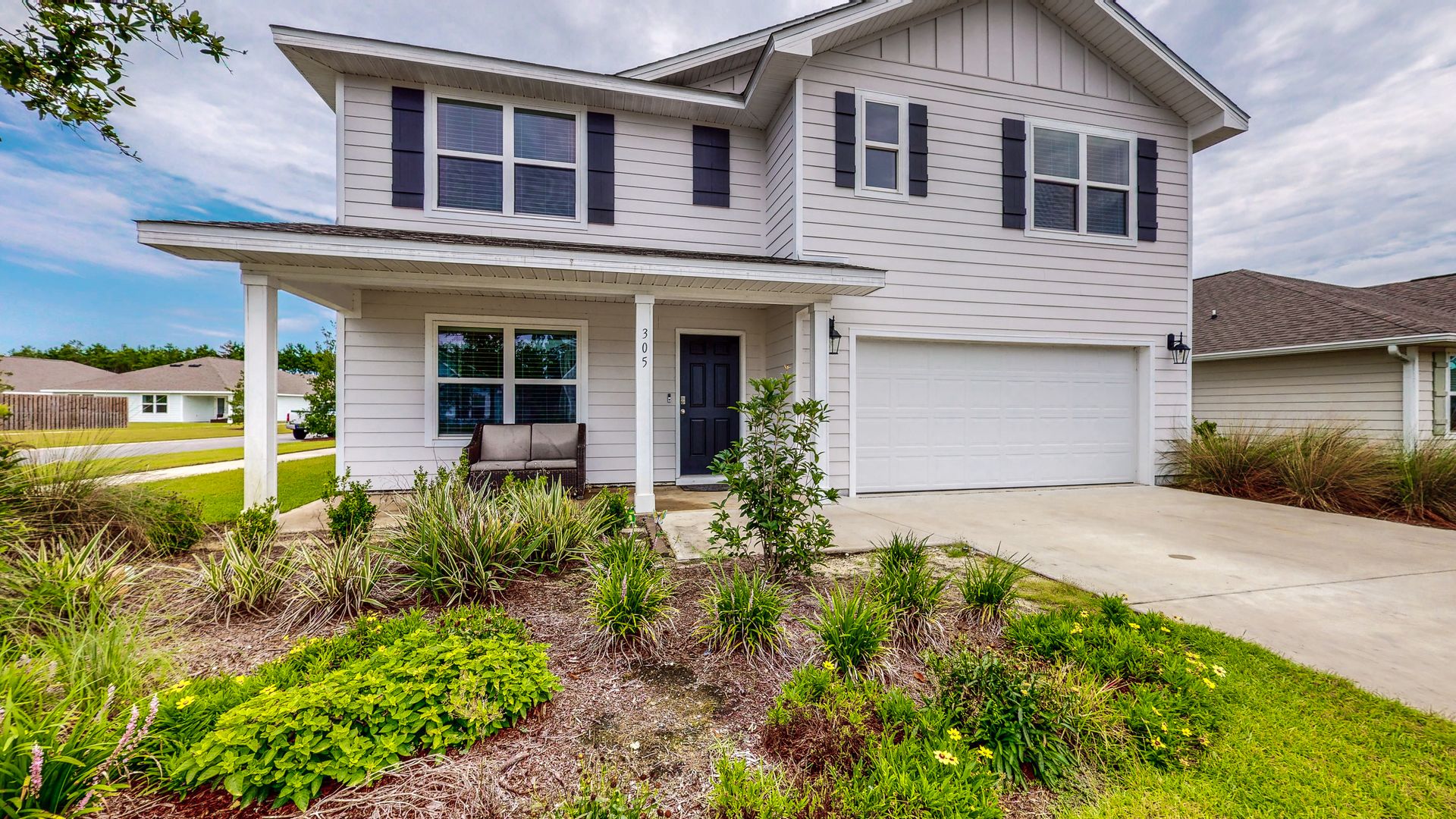 Freeport House: 305 This Way