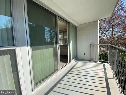 Alexandria City- Renovated Main Level 1bd/1ba Condo @The Fountains! – photo 1