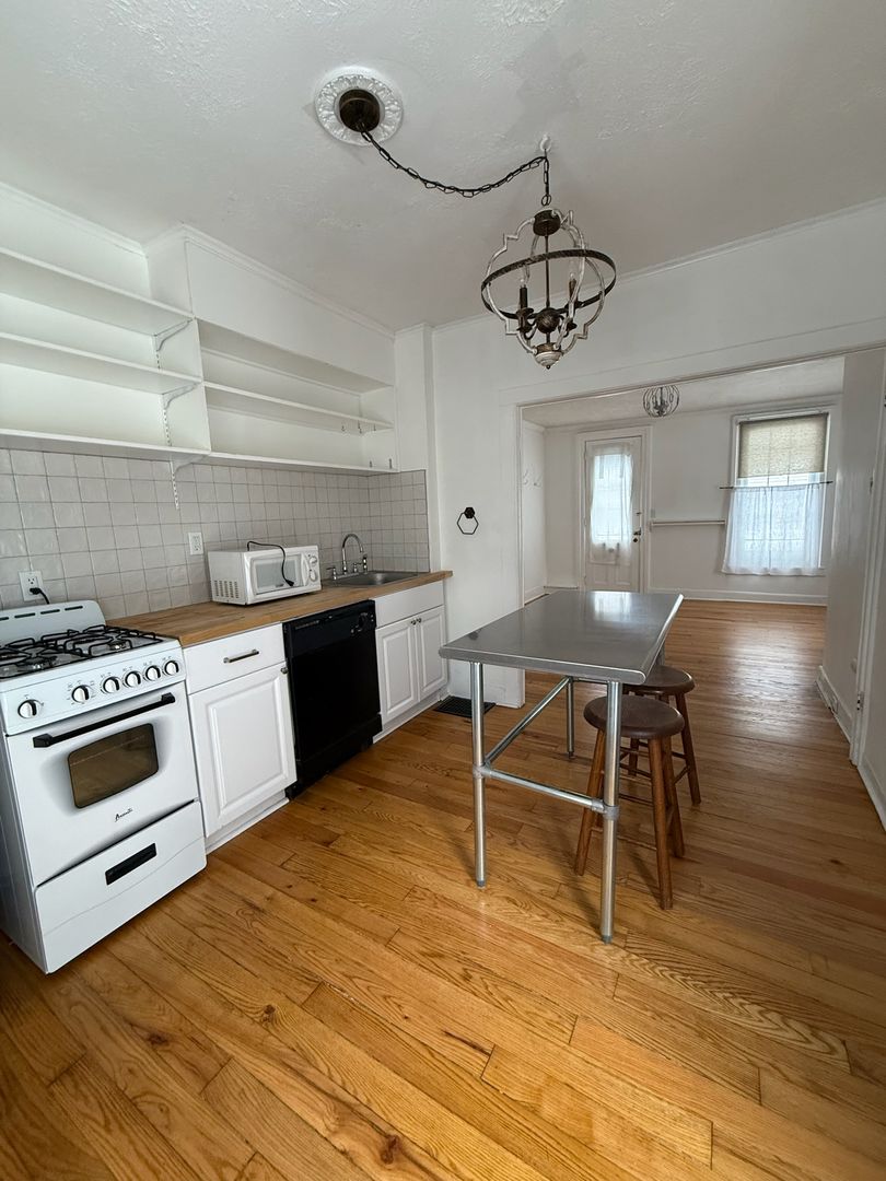 Fayetteville Apartment: 312 East Genesee Street