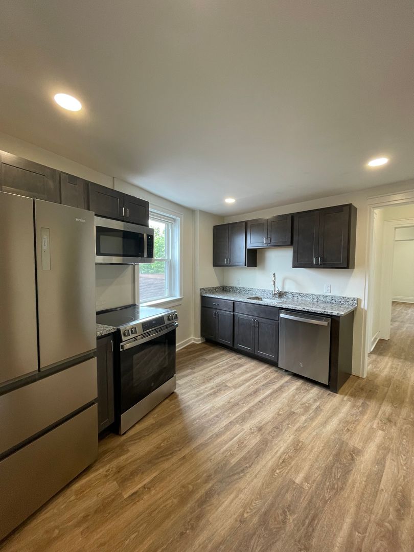 New Hartford Apartment: 62-64 East Genesee