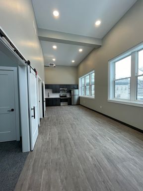 Large 1 Bedroom Downtown Utica - Sign for just $500 – photo 1