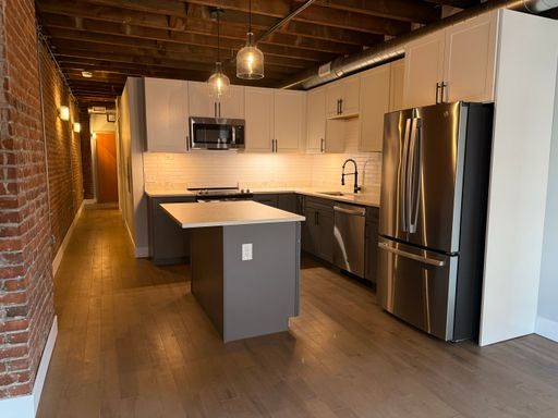 New One Bedroom in Downtown Utica - Sign for a Free Month!