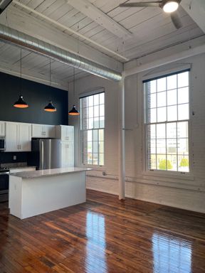 Move In For Only $500 At 600 State Street! Available One Bedroom Luxury Loft