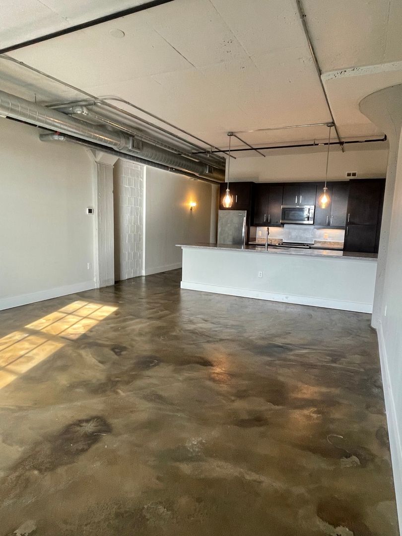 Syracuse Apartment: 538 Erie Blvd West