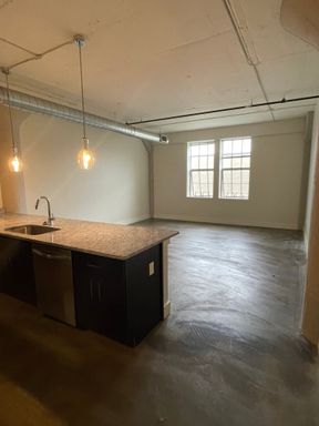Available 1 Bedroom at Erie Blvd! – photo 1