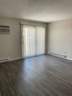 2 Bed, 1 Bath- Newly Renovated! Sign for just $1,000